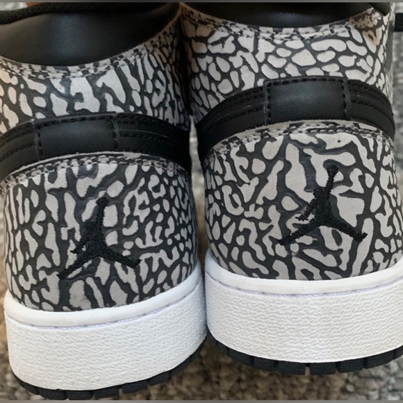 Air Jordan 1👠🌺💝 - Picture 2 of 11